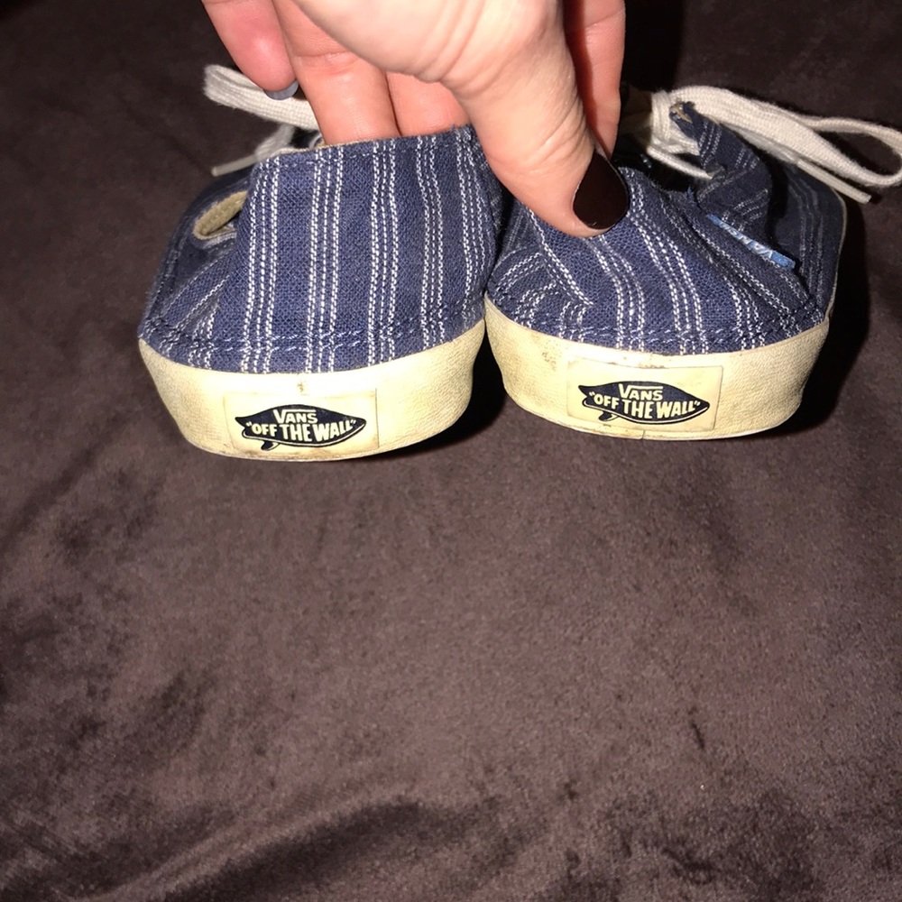 Vans - Picture 2 of 6